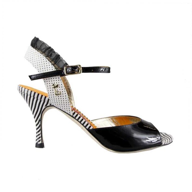 D8 Betty Noir